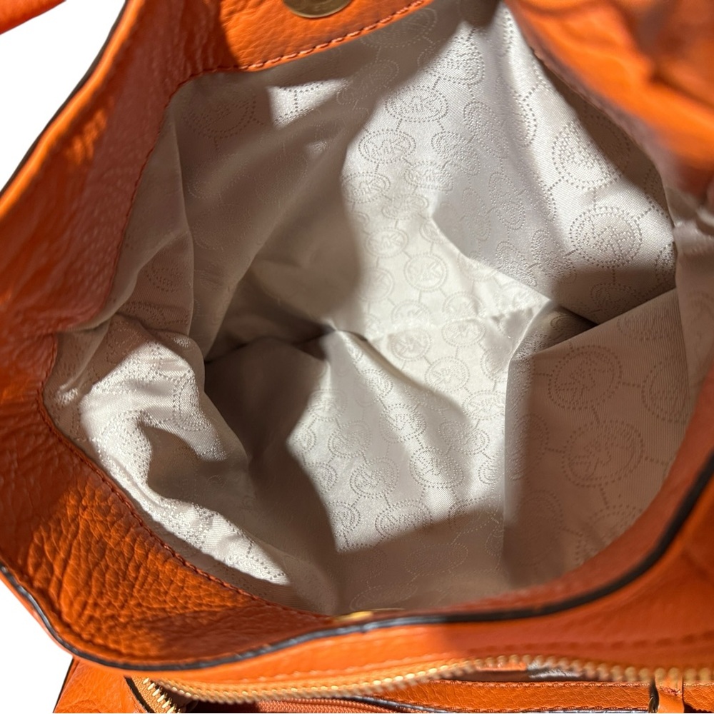 Michael Kors Burnt Orange Pebbled Leather Shoulder Hobo 🤩🧡 - Picture 11 of 13